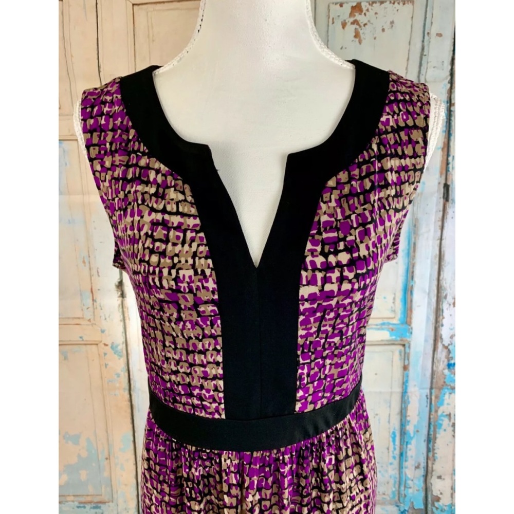 DANA BUCHMAN Sleeveless V-Neck Career Dress - Picture 2 of 3